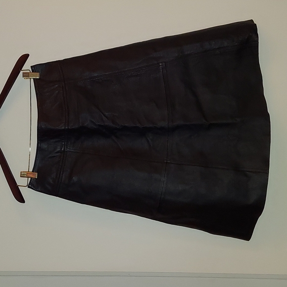 H&M Genuine Black Leather Skirt sz 6 tea length - Picture 1 of 9
